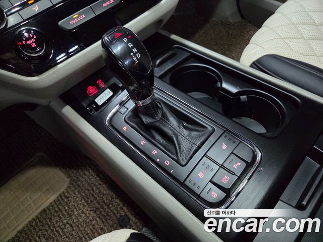 Kia Carnival 9-seater Luxury 2016 — фото 15
