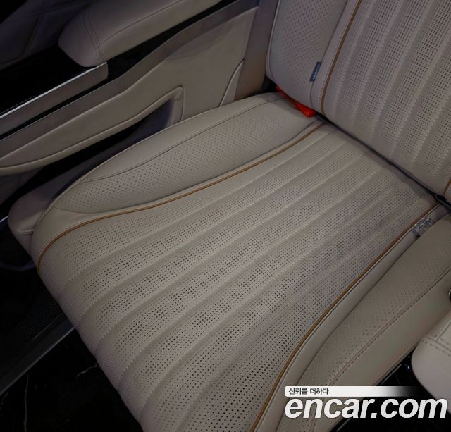 Kia Carnival (IV) HEV 9-Seater Hi-Limousine (Special vehicle) 2024 — фото 15