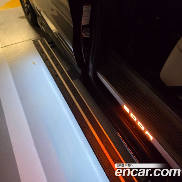 Kia Carnival (IV) HEV 9-Seater Hi-Limousine (Special vehicle) 2024 — фото 18