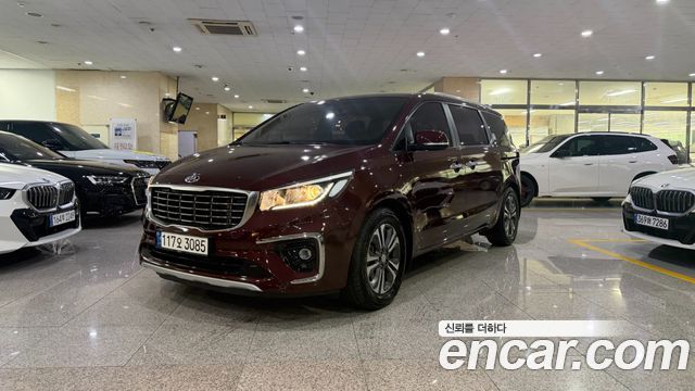 Kia Carnival 9-Seater Luxury