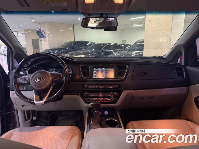 Kia Carnival 9-Seater Luxury 2019 — фото 9