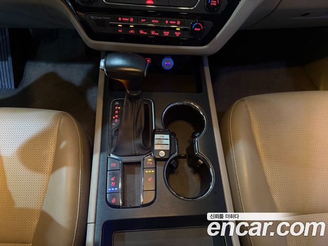Kia Carnival 9-Seater Luxury 2019 — фото 18