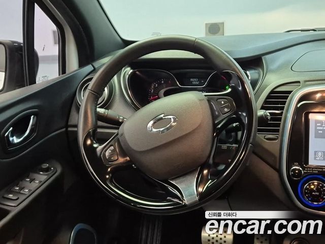 Renault Korea QM3 RE Signature 2017 — фото 9