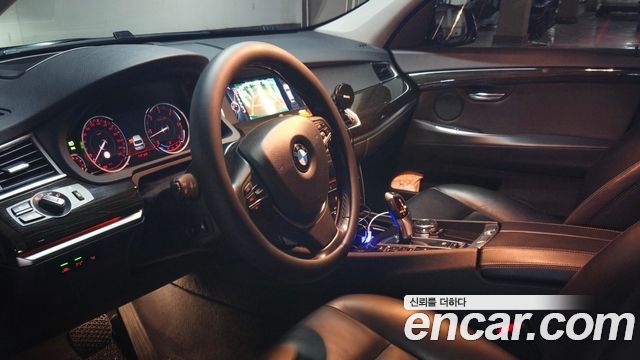 BMW 5 Series GT (F07) GT 30d xDrive 2016 — фото 15