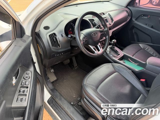 Kia Sportage R Diesel 2WD TLX Deluxe 2012 — фото 10