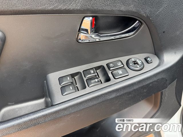 Kia Sportage R Diesel 2WD TLX Deluxe 2012 — фото 20