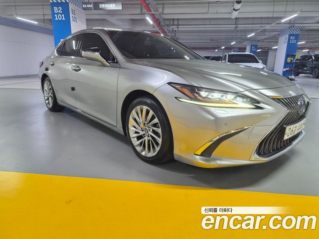 Lexus ES300h (VII) Executive 2019 — фото 2