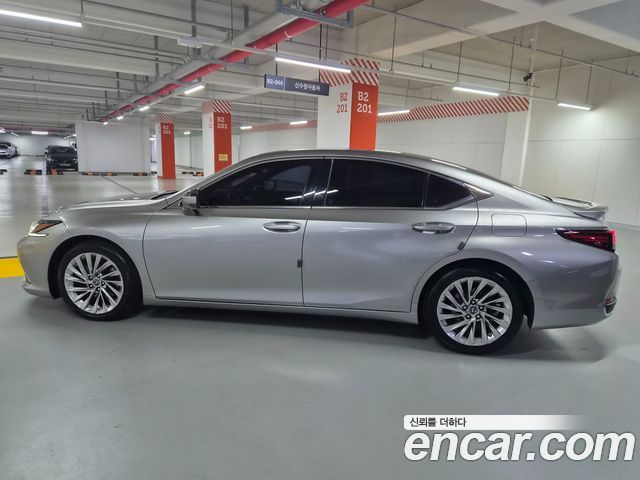 Lexus ES300h (VII) Executive 2019 — фото 5