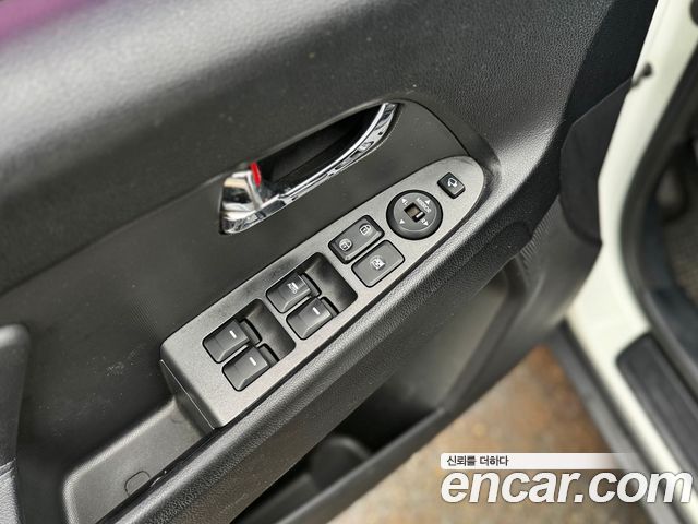 Kia Sportage R Diesel 2WD TLX High-Deluxe 2013 — фото 10