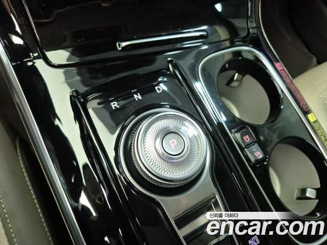 Kia Carnival (IV) Gasoline 4-Seater Hi-Limousine Signature 2023 — фото 8