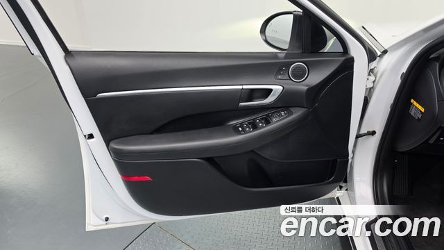 Hyundai Sonata Hybrid (DN8) Premium Family 2020 — фото 30