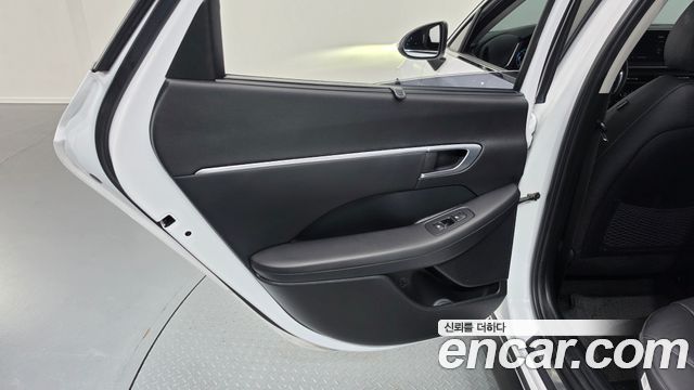 Hyundai Sonata Hybrid (DN8) Premium Family 2020 — фото 31
