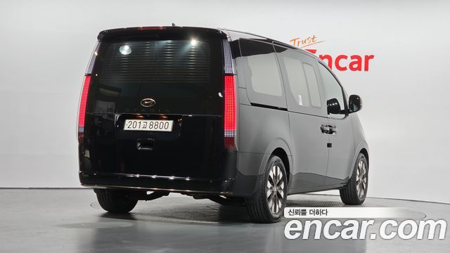 Hyundai Staria Lounge 9-Seater Prestige 2024 — фото 2