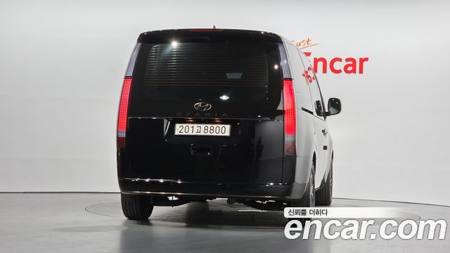 Hyundai Staria Lounge 9-Seater Prestige 2024 — фото 4