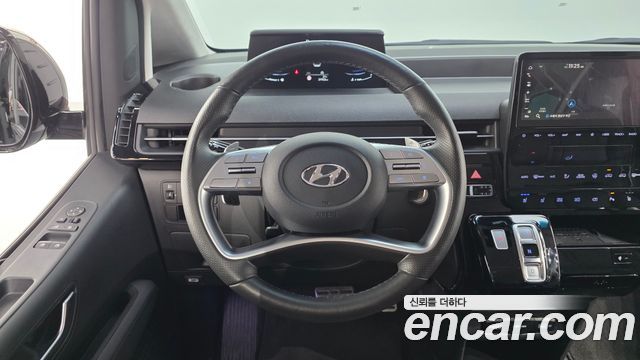 Hyundai Staria Lounge 9-Seater Prestige 2024 — фото 13