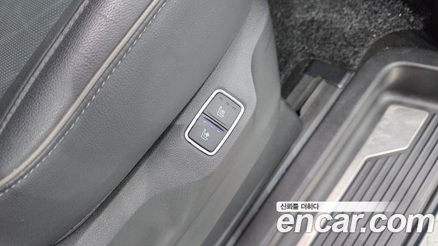 Hyundai Staria Lounge 9-Seater Prestige 2024 — фото 20