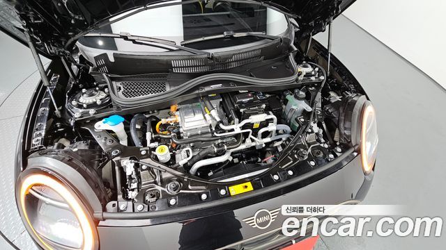 MINI Cooper Electric (IV) SE Favoured 2024 — фото 6