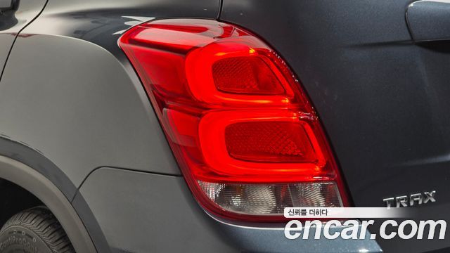 Chevrolet Trax 1.4 Premier 2021 — фото 23