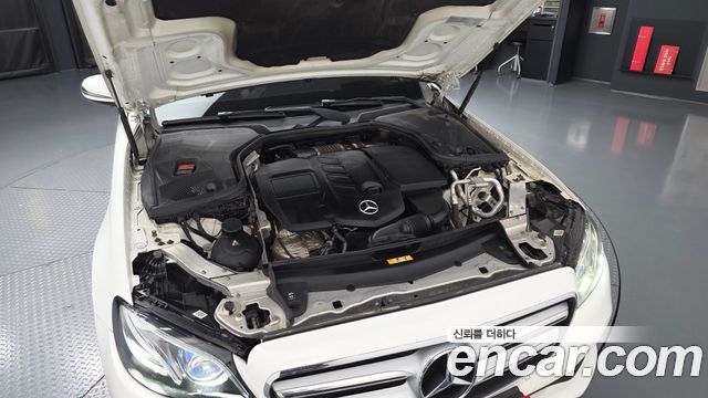 Mercedes-Benz E-Class (W213) E220d Avantgarde 2018 — фото 6