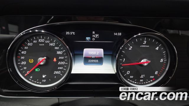 Mercedes-Benz E-Class (W213) E220d Avantgarde 2018 — фото 8