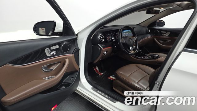 Mercedes-Benz E-Class (W213) E220d Avantgarde 2018 — фото 10