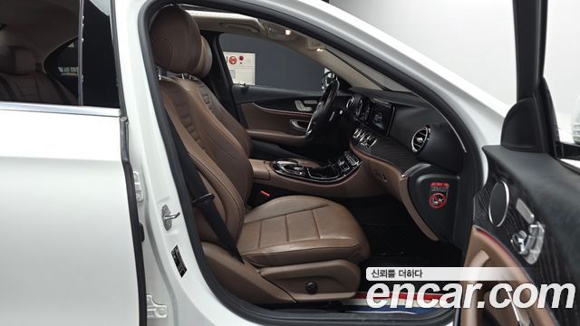 Mercedes-Benz E-Class (W213) E220d Avantgarde 2018 — фото 11