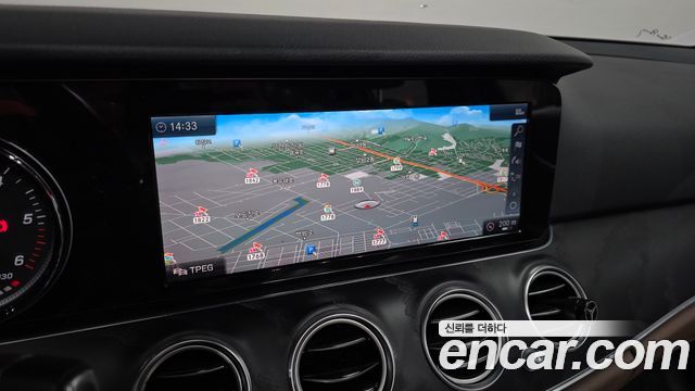 Mercedes-Benz E-Class (W213) E220d Avantgarde 2018 — фото 15