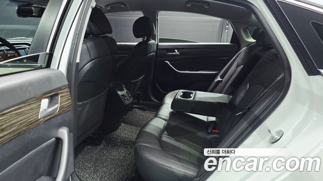 Hyundai Sonata (LF) 2.0 Smart 2015 — фото 11