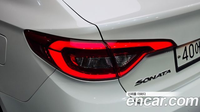 Hyundai Sonata (LF) 2.0 Smart 2015 — фото 23