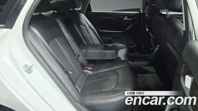 Hyundai Sonata (LF) 2.0 Smart 2015 — фото 26