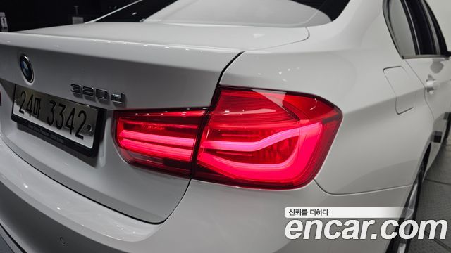 BMW 3 Series (F30) 320d 2018 — фото 29