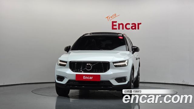 Volvo XC40 T4 R-Design 2019 — фото 3