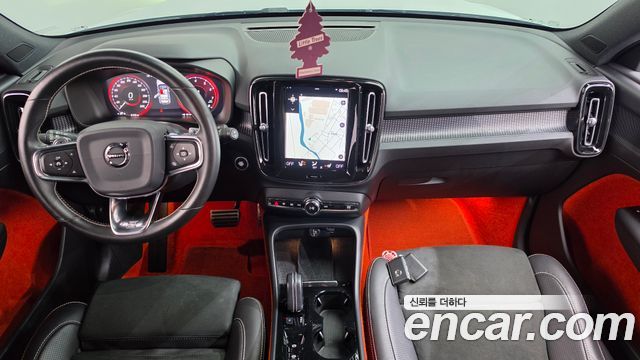 Volvo XC40 T4 R-Design 2019 — фото 7