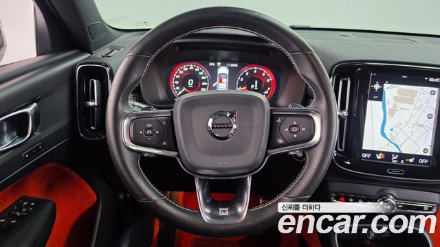 Volvo XC40 T4 R-Design 2019 — фото 13