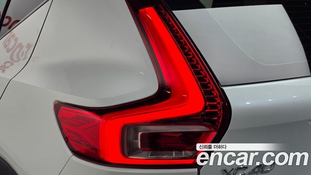 Volvo XC40 T4 R-Design 2019 — фото 23