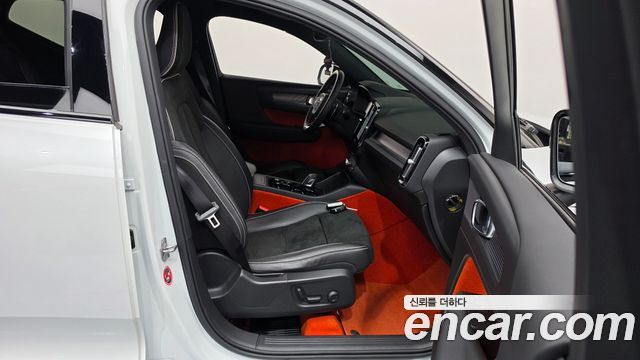 Volvo XC40 T4 R-Design 2019 — фото 26