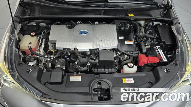 Toyota Prius (IV) 1.8 E 2017 — фото 6