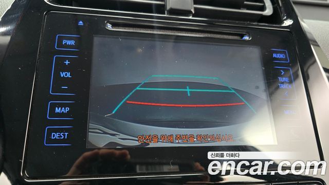 Toyota Prius (IV) 1.8 E 2017 — фото 15