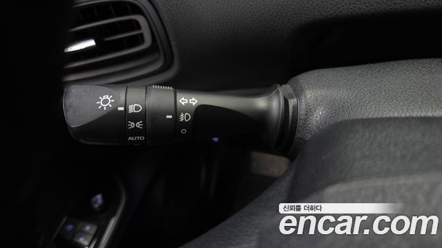 Toyota Prius (IV) 1.8 E 2017 — фото 18
