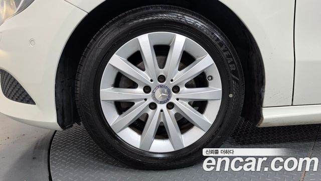 Mercedes-Benz A-Class (W176) A180 CDI Style 2015 — фото 5