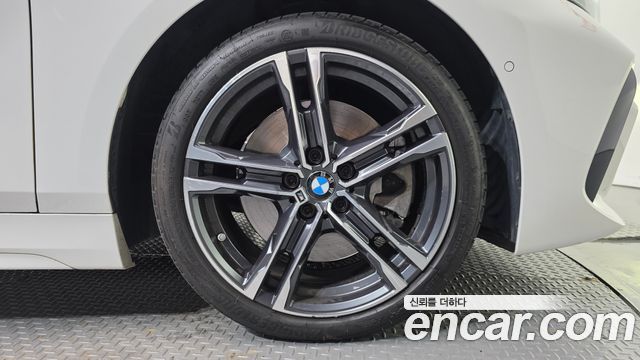 BMW 1 Series (F40) 120i M Sports 2023 — фото 5
