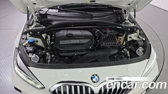 BMW 1 Series (F40) 120i M Sports 2023 — фото 6