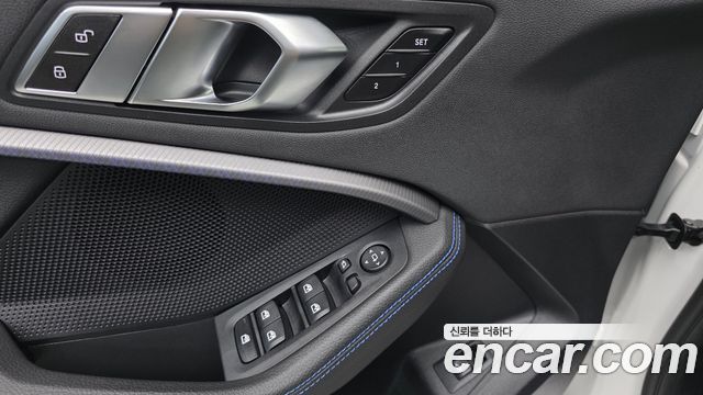 BMW 1 Series (F40) 120i M Sports 2023 — фото 11