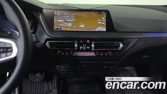 BMW 1 Series (F40) 120i M Sports 2023 — фото 14