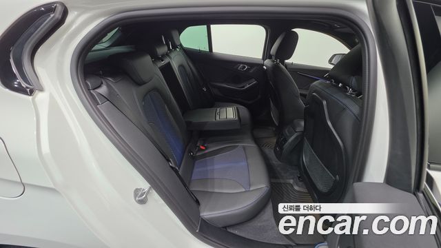BMW 1 Series (F40) 120i M Sports 2023 — фото 18
