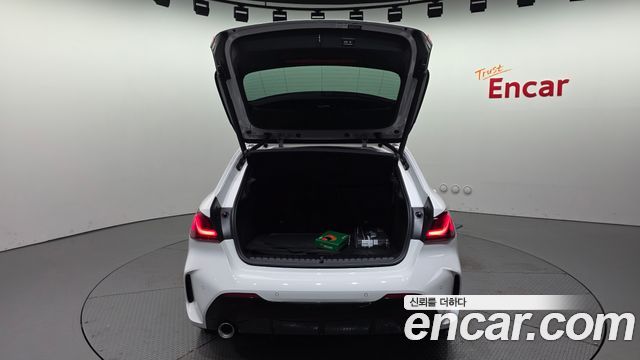BMW 1 Series (F40) 120i M Sports 2023 — фото 19