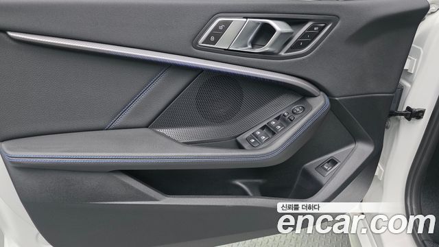 BMW 1 Series (F40) 120i M Sports 2023 — фото 24