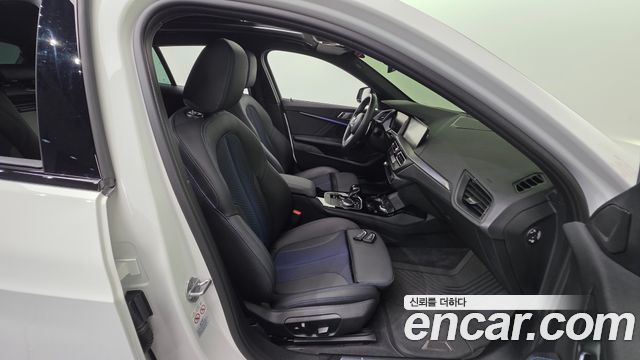 BMW 1 Series (F40) 120i M Sports 2023 — фото 26
