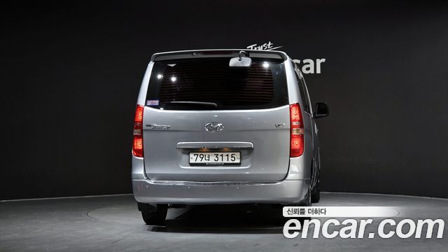 Hyundai Grand Starex 12-Seater Wagon CVX Luxury 2015 — фото 4