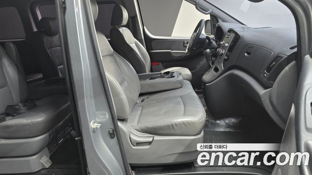 Hyundai Grand Starex 12-Seater Wagon CVX Luxury 2015 — фото 11